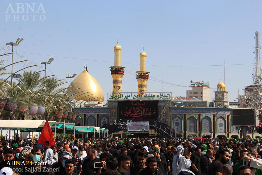 تقرير مصور/ قراءة زيارة أربعينية الامام الحسين (ع) في حرم الامام (ع)(1)