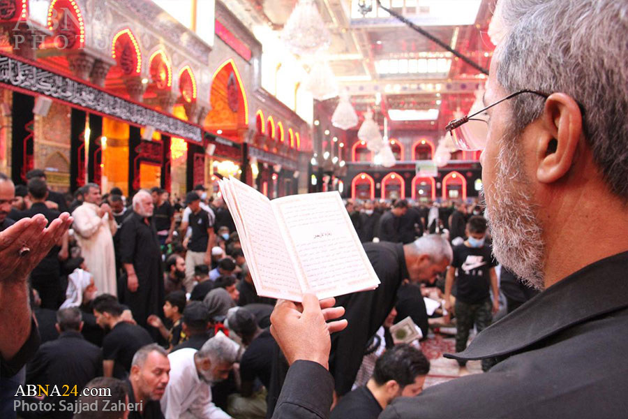 تقرير مصور/ قراءة زيارة أربعينية الامام الحسين (ع) في حرم الامام (ع)(2)