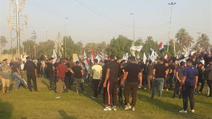 مواطنون يتظاهرون احتجاجا على تصريحات مسيئة لزيباري بحق الحشد الشعبي