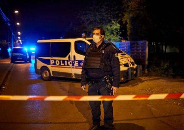 مصدر قضائي فرنسي يكشف هوية منفذ حادثة ذبح المدرس