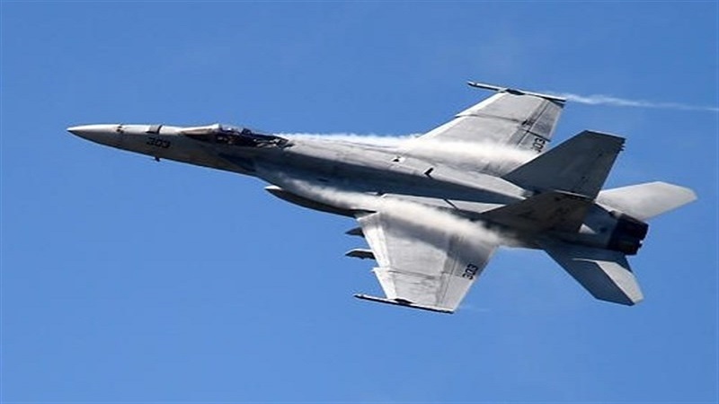 米国のF-18戦闘機がカリフォルニア州に墜落