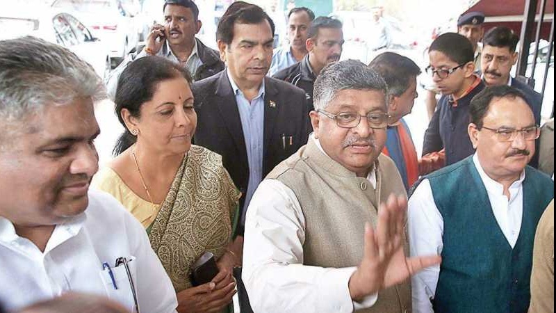 बिहार में मुफ़्त कोरोना वैक्सीन के बयान वर भाजपा फंसी, विपक्ष का चौतरफ़ा हमला