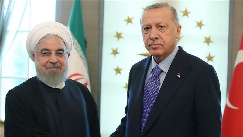 イラン・トルコ大統領が電話会談、両国の関係拡大を強調