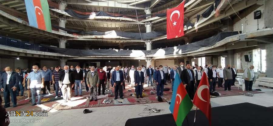 Photos: Selahattin Özgündüz Performs Friday Prayer at Zeynebiyeh Mosque in Istanbul, Turkey 23 Oct. 2020