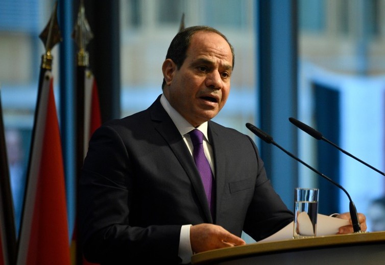 الرئيس المصري يمدد حالة الطوارئ في البلاد لمدة 3 أشهر