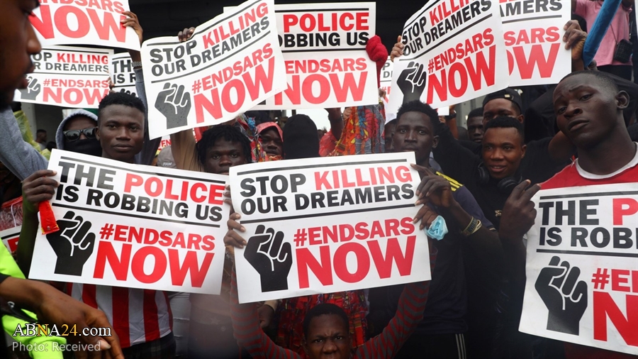Compare between Nigerian police brutality in Lagos with massacre of Shia Muslims in Zaria