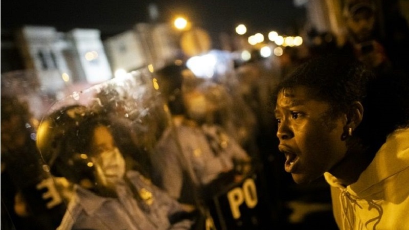 USA, omicidio Wallace: proteste e disordini a Philadelphia