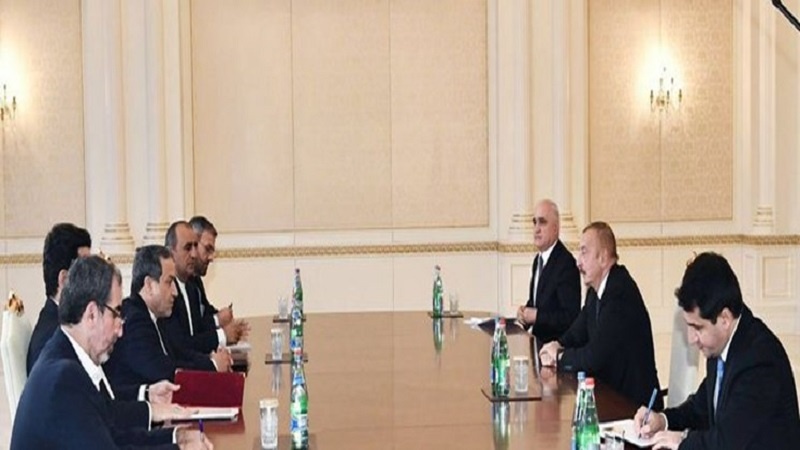 Әрагчи Азәрбајҹан президенти илә ҝөрүшдә торпагларын азад едилмәси мүнасибәтилә ону тәбрик едиб