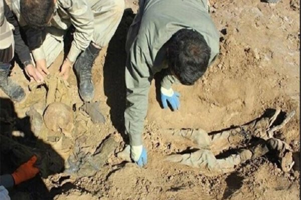 دۆزینەوەی تەرمی ١٠ شەهیدی ئێرانی لە مێهران