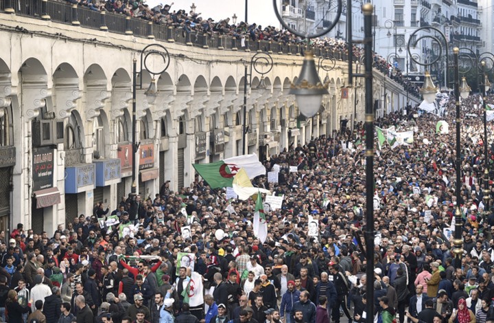 بذكرى ثورة التحرير.. بدء استفتاء بالجزائر على تعديل دستوري