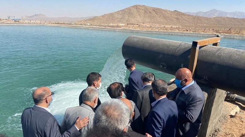 L’acqua (desalinizzata) del Golfo Persico per trasformare in giardino il deserto di Persia