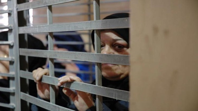 37 أسيرة فلسطينية يبدأن بخطوات تصعيدية