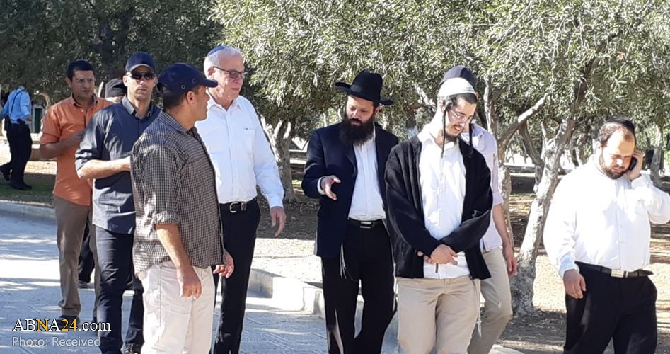 Dozens of extremist Jewish settlers defile Aqsa holy Mosque in Al-Quds