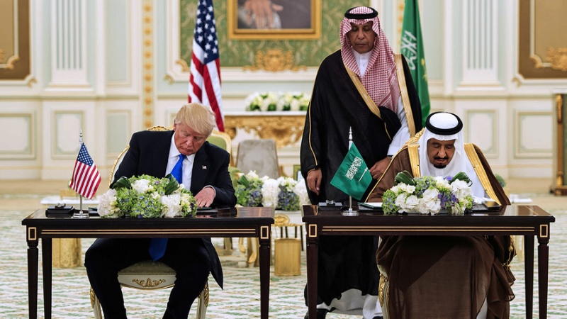 AS dan Saudi Tandatangani Kontrak Militer 10 Miliar Dolar