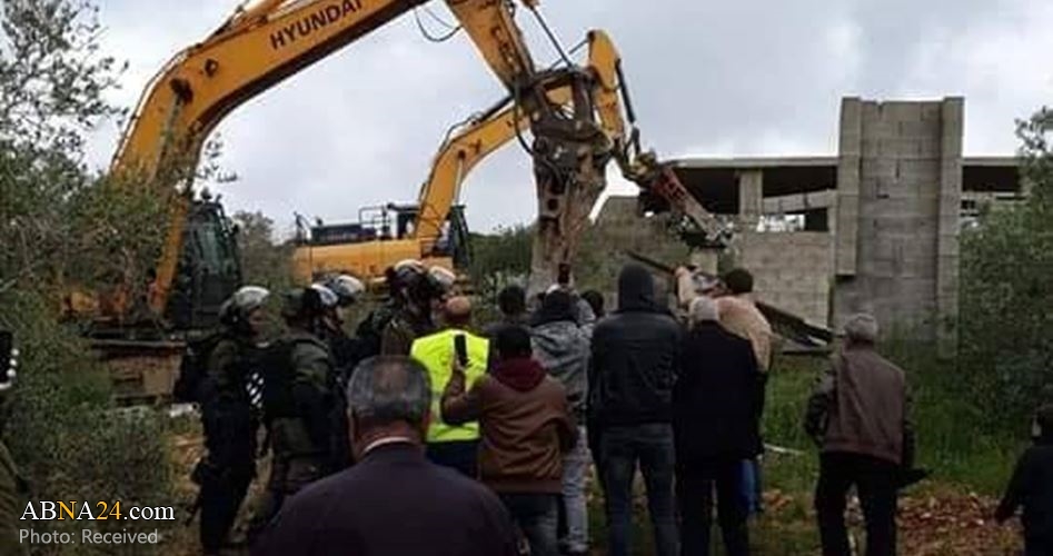 Zionist regime army razes Palestinian house, structures in W. Bank village of Walaja