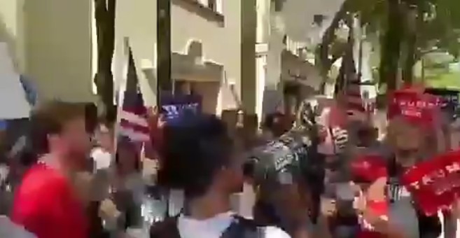 Trump taraftarları sokaklarda