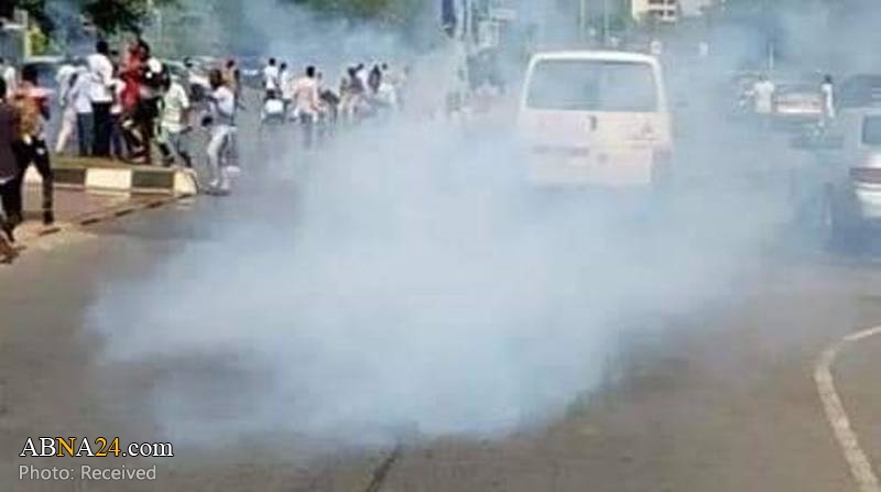 تقرير مصور / الشرطة النيجيرية تقمع تظاهرات سلمية تطالب بإطلاق سراح الشيخ الزكزكي