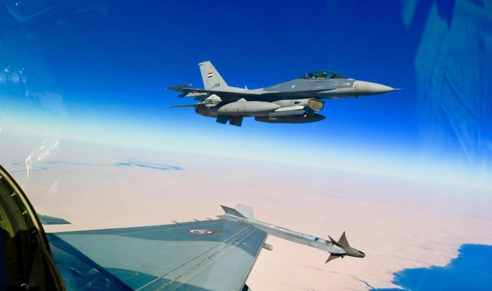القوات الأمنية تنصب جسوراً لاقتحام جزيرة في سامراء وتوجه ضربة بطائرات F-16 بديالى