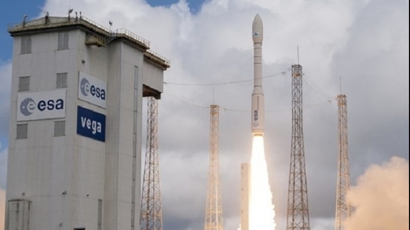 Ракета Vega с двумя спутниками на борту отклонилась от траектории полета и не вышла на орбиту