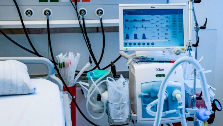 الاحتلال الاسرائيلي يساوم غزة: أجهزة التنفس مقابل إطلاق سراح الجنود الصهاينة الأسرى