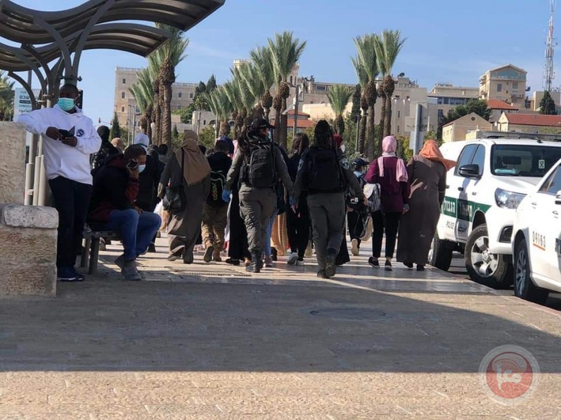 الاحتلال يواصل حرمان اهالي الضفة من الصلاة بالاقصى+(صور)