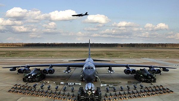أمريكا تنشر قاذفات B-12 في منطقة الشرق الأوسط 