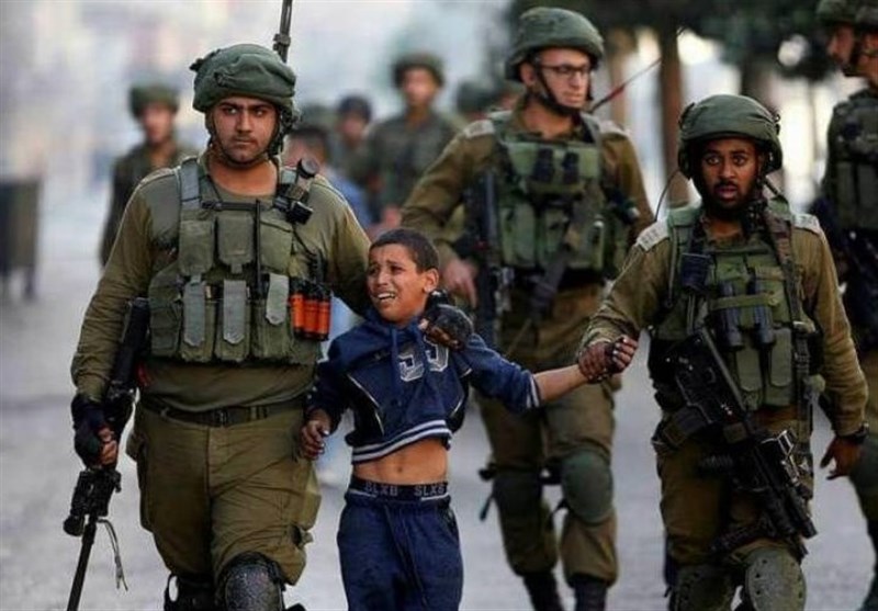 قوات العدو الصهيوني تعتقل 5 فلسطينيين بينهم طفل من الضفة والقدس