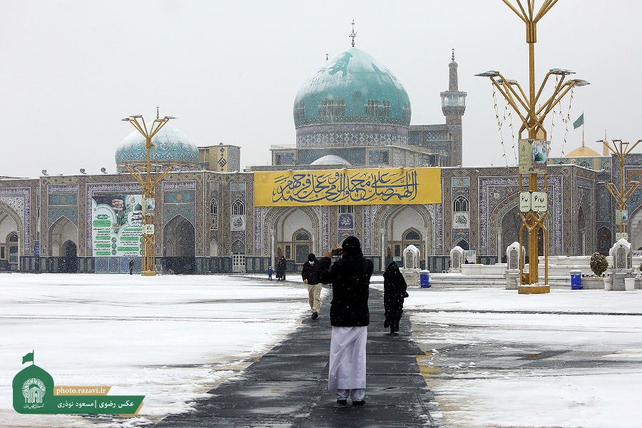 Photos: Snowy Morning at Imam Reza Holy Shrine