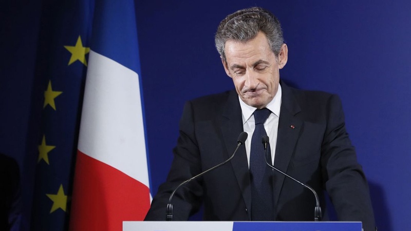 Sarkozi məhkəməyə gedir
