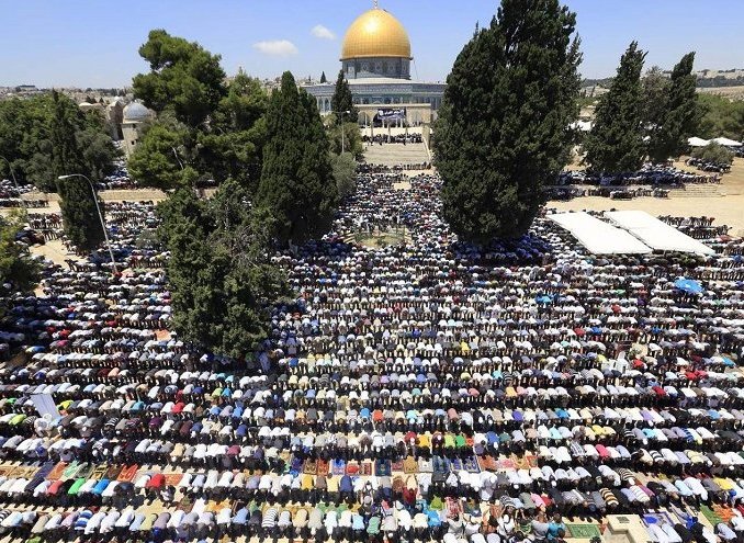 "أوقاف القدس" تنفي السماح لرعايا الدول المطبعة بدخول الأقصى