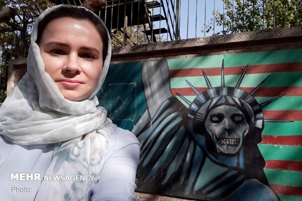 گۆڕینەوەی سیخوڕێکی ئیسرائیلی لە گەڵ سێ بازرگانی ئێرانی