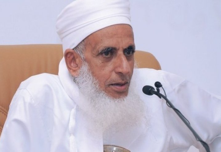رسالة شديدة اللهجة من مفتي عمان الى كبار مسؤولي السعودية