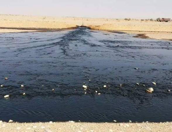 محافظ شبوة يحمل قوى العدوان مسؤولية التلوث النفطي في المحافظة