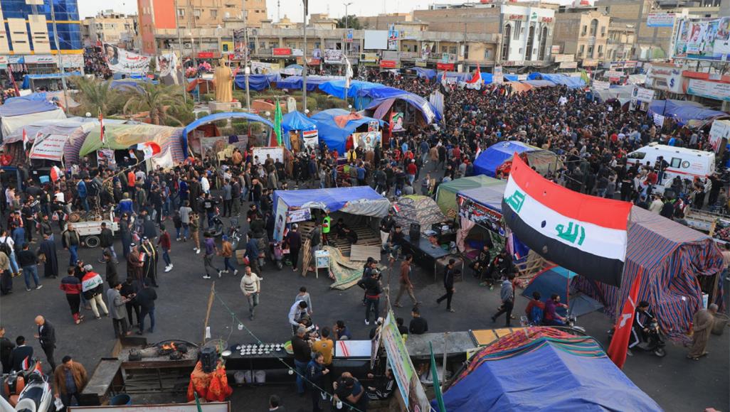 محتجو ساحة الحبوبي يُطالبون حكومة الكاظمي بالاستقالة