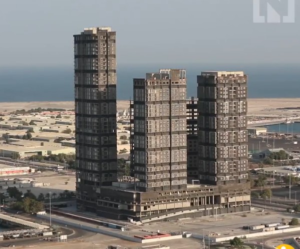 Abu Dabi'de 144 katlı gökdelen böyle yıkıldı