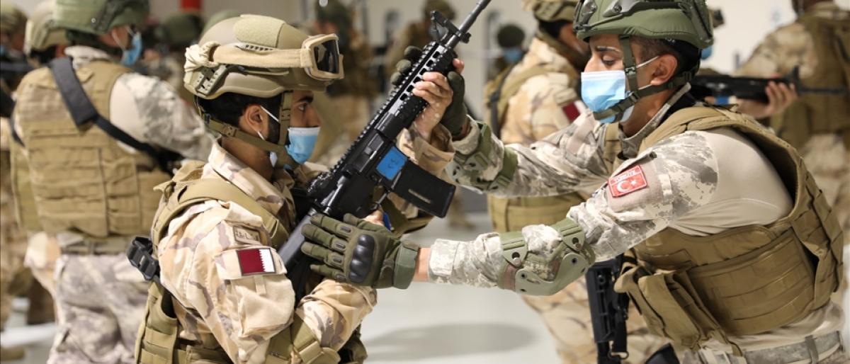 قطر وتركيا تستعرضان التعاون العسكري بينهما