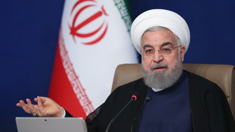 イラン大統領、「アメリカはイラン国民の抵抗に屈する以外にない」