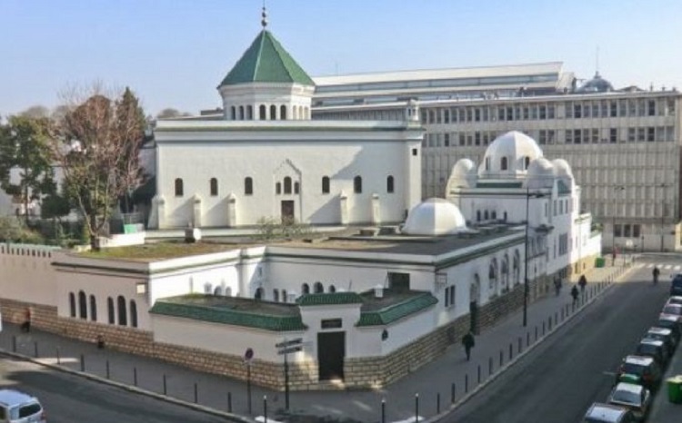 France: Darmanin annonce une « action massive » contre le séparatisme visant « 76 mosquées »