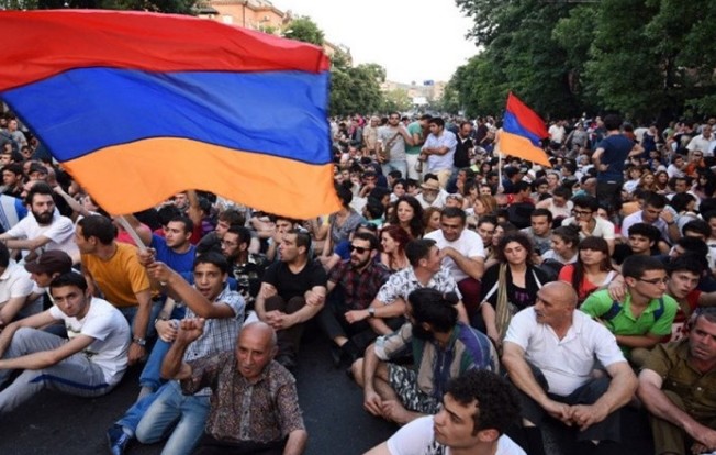 Ermenistan'da Paşinyan Karşıtı Protestoların Sürmesi