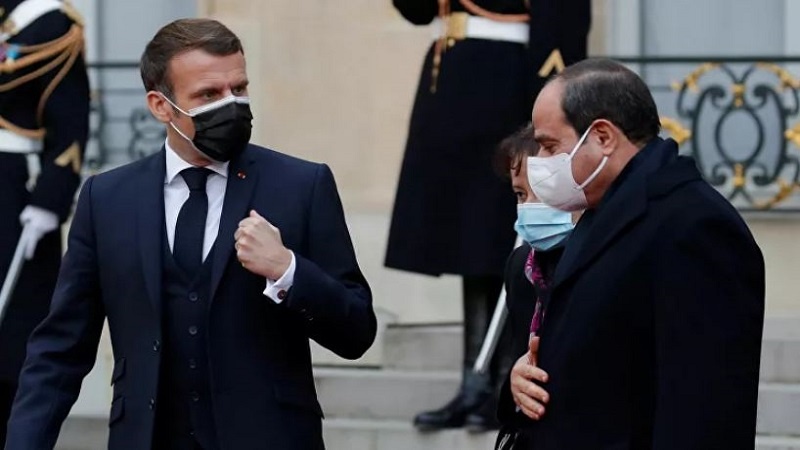 Macron, Mısır'a silah satışını haklı çıkarmak için yalana devam ediyor
