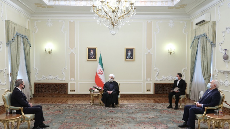 アゼルバイジャン外相がイラン大統領と会談