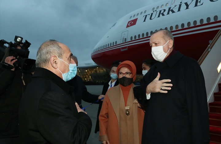 أردوغان يصل أذربيجان ليشارك باحتفال عسكري بـ"نصر قره باغ"