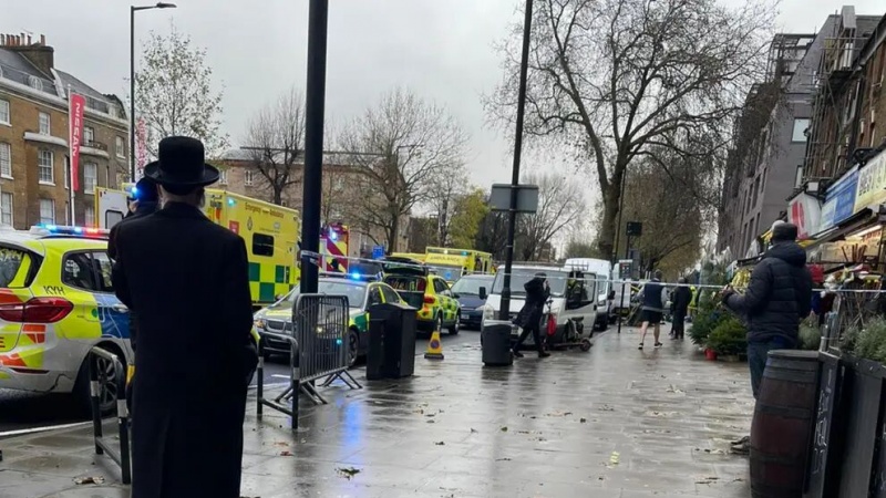 Londra'da araçla saldırı düzenlendi