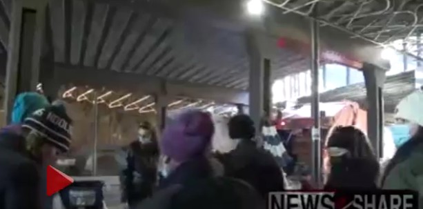 ABD'de sokakta yatanlara rahat yok