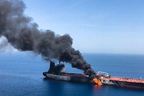 انفجار في ناقلة نفط بميناء جدة السعودي