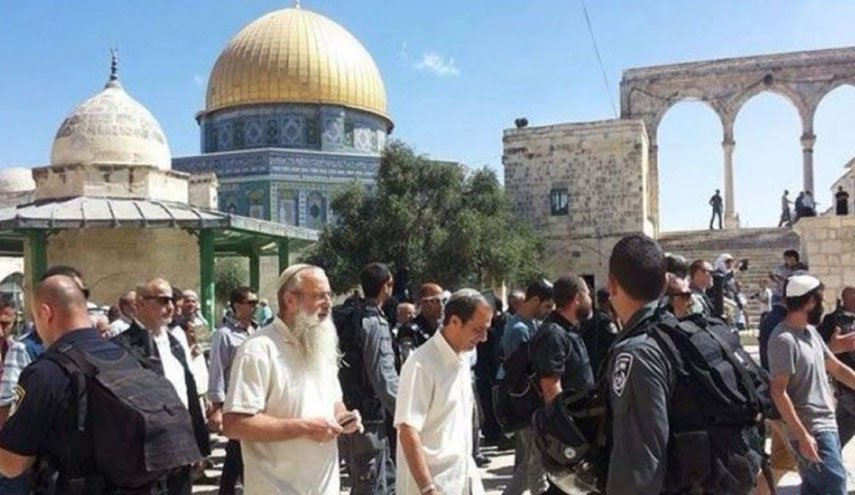 دائرة الاوقاف: عدد كبير من المستوطنين يقتحمون المسجد الأقصى المبارك