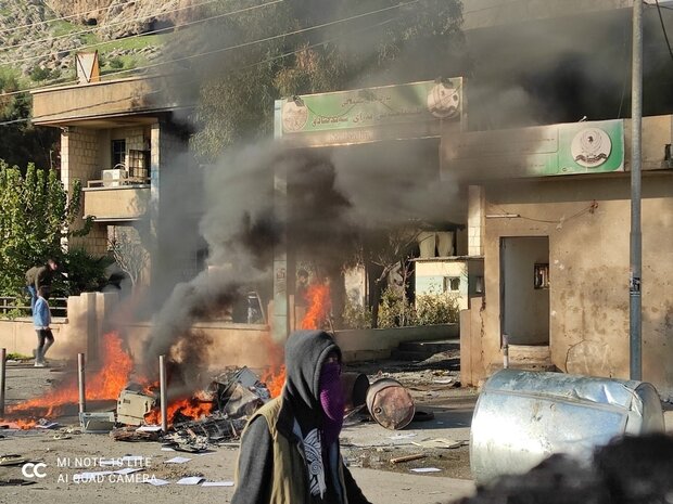 بریندارێکی خۆپیشاندانی سەید سادق گیانی لە دەستدا