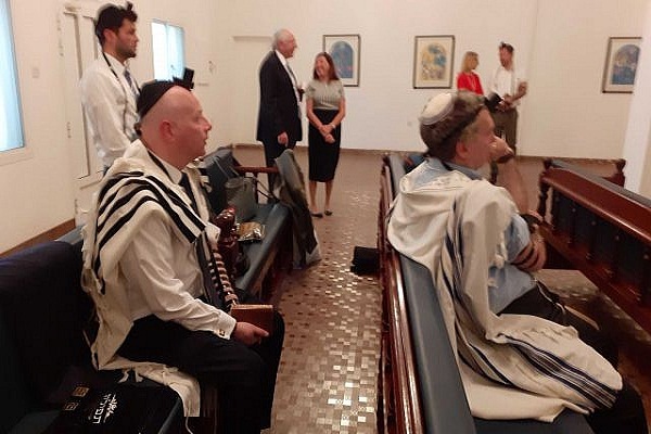 Memperkuat Normalisasi Hubungan Bahrain dan Israel dengan Memperbaiki Sinagoge Yahudi di Manama