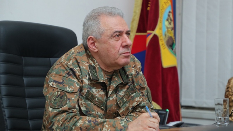 Ермәнистанын мүдафиә назири Азәрбајҹан Республикасы илә һәмсәрһәд вилајәтә бахыш кечириб