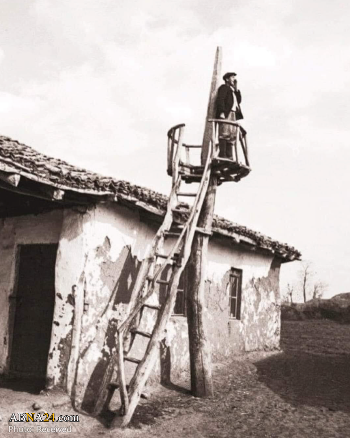Photo: A Muslim man recite call to prayer (Adhan) during Balkan War, 1912-13, Barata Region of Bulgaria